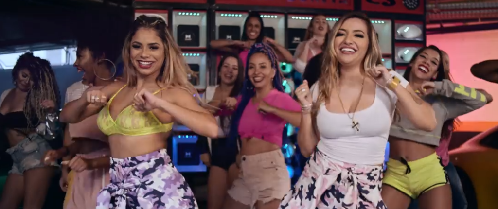 Na Frente Do Paredão