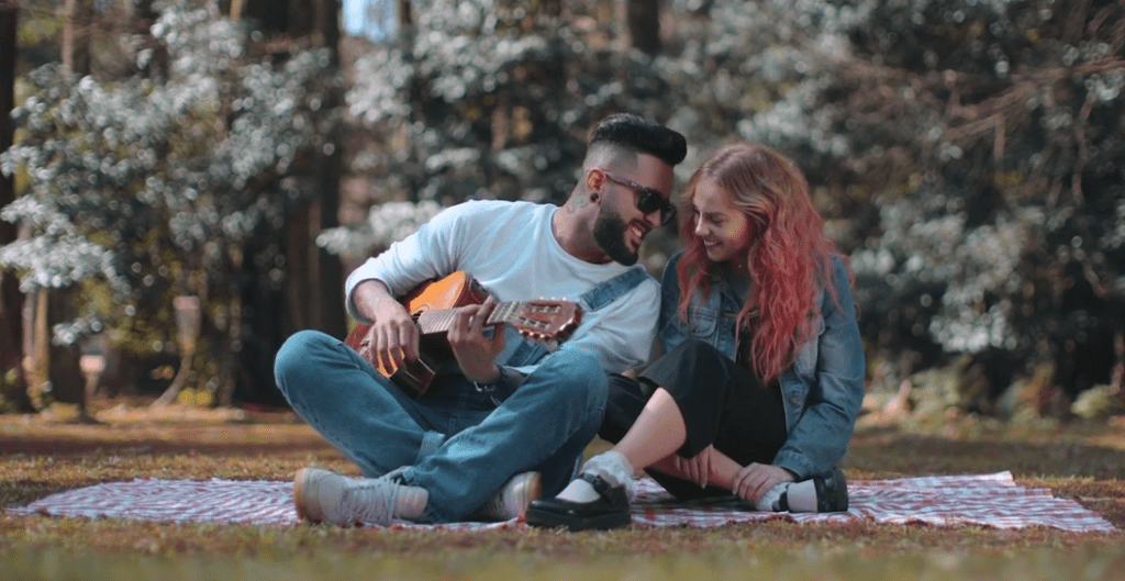 Julies – “Pequena”