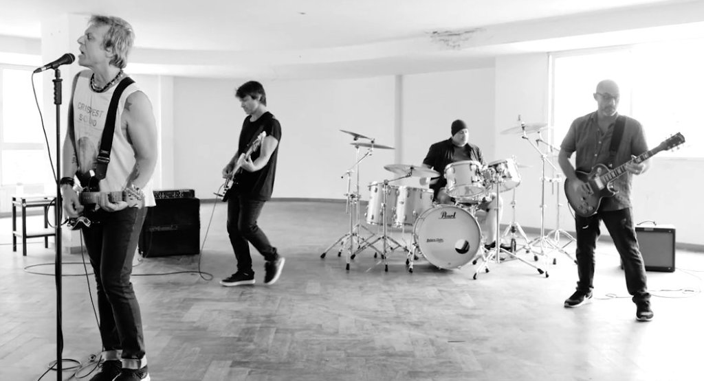 Esquece a Solidão e&nbsp;Sai