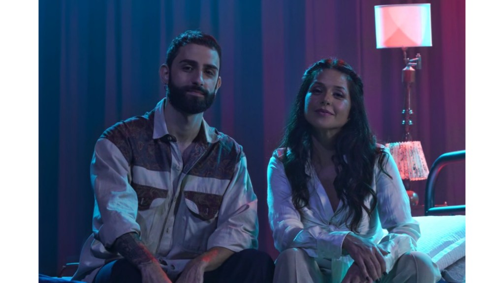 Priscila Sol Em Clipe De Caramico