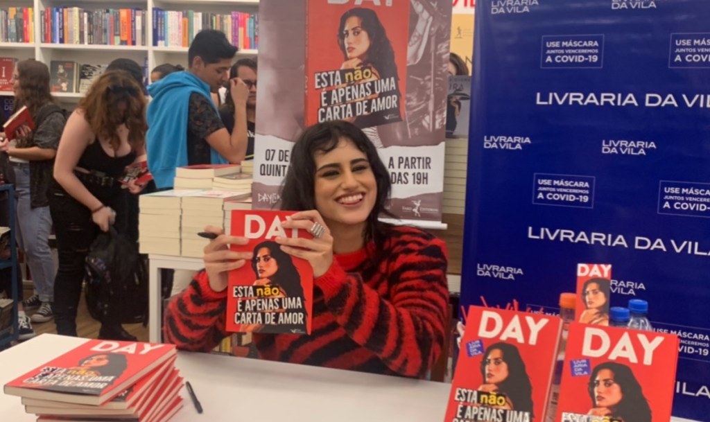 Me Gusta Entrevista : Day (Livro “Esta Não É Apenas Uma Carta De Amor”)