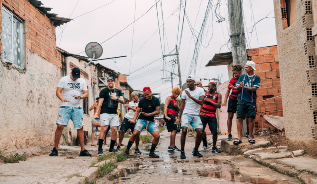 Desenrola Bate Joga de&nbsp;Ladin