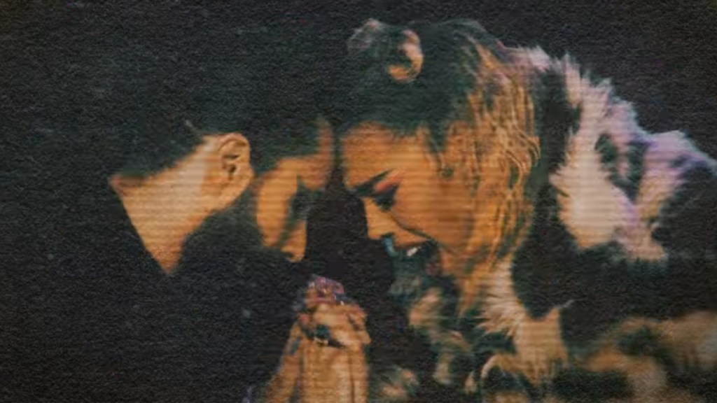 “Sólo Quédate En&nbsp;Silencio”